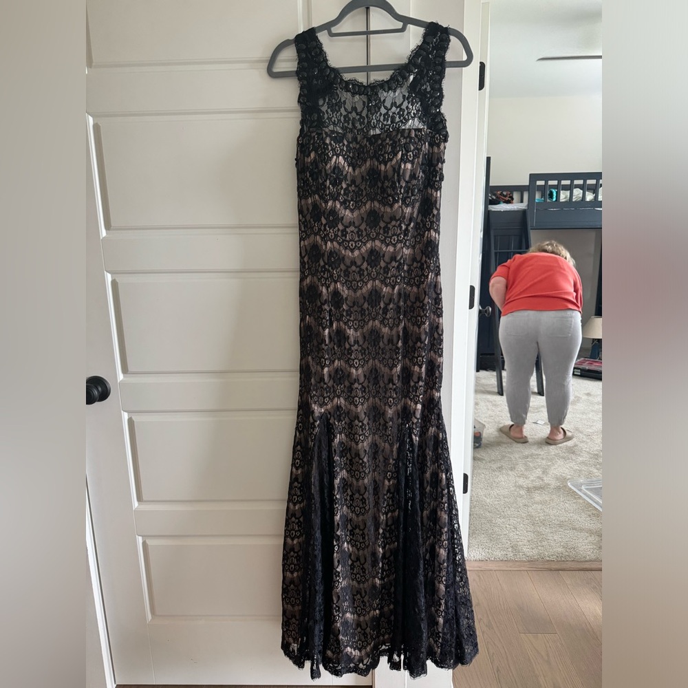 Betsy Adam Prom/ Black tie Maxi dress